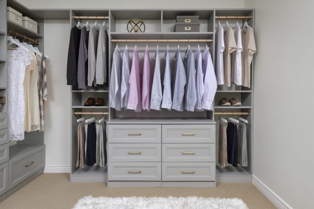 9 Tips For Maintaining an Organized Closet