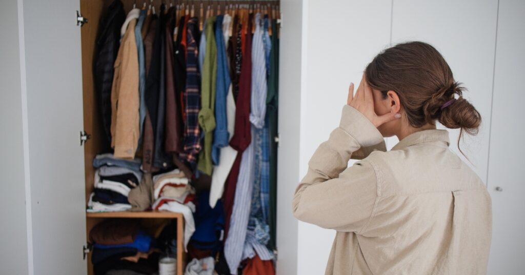 How Custom Closet Organizers Simplify Your Morning Routine