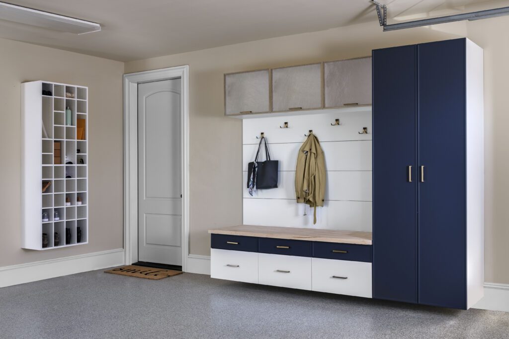 The Benefits of a Well-Organized Mudroom
